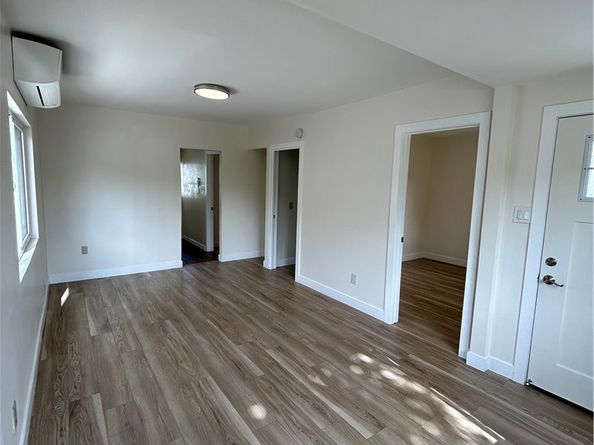 2033 W Burnett Street, Long Beach CA 90810