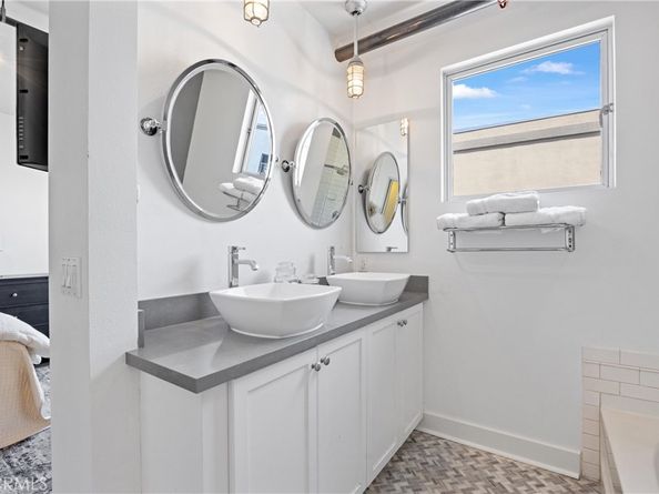 919 E Santa Ana Boulevard, Santa Ana CA 92701