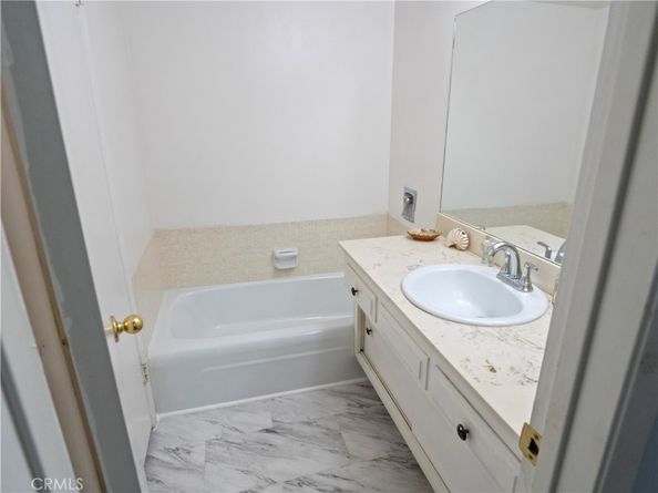 3500 W Manchester 450, Inglewood CA 90305