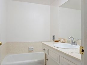 3500 W Manchester 450, Inglewood CA 90305