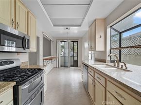 1754 11th Street 101, Santa Monica CA 90404