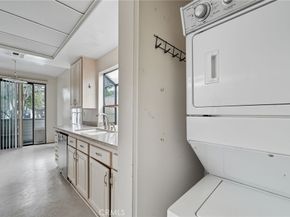 1754 11th Street 101, Santa Monica CA 90404