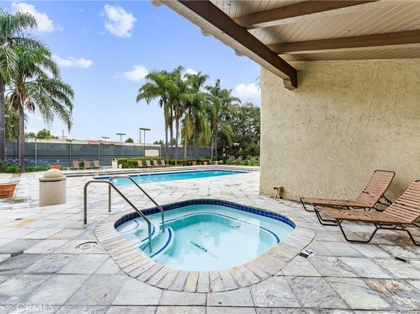 1345 Cabrillo Park Drive L16, Santa Ana CA 92701