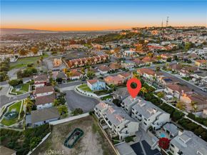 2051 Orizaba 1, Signal Hill CA 90755