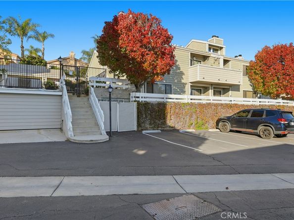 2051 Orizaba 1, Signal Hill CA 90755