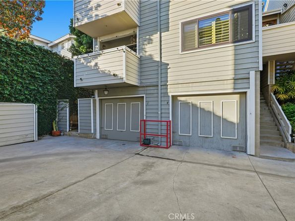 2051 Orizaba 1, Signal Hill CA 90755