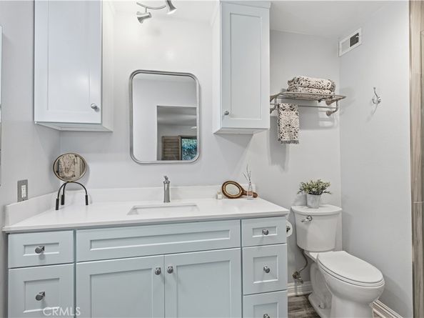 2051 Orizaba 1, Signal Hill CA 90755