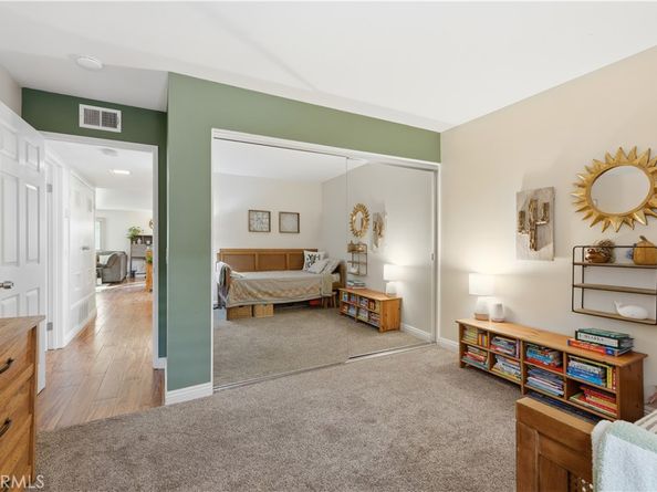 2051 Orizaba 1, Signal Hill CA 90755