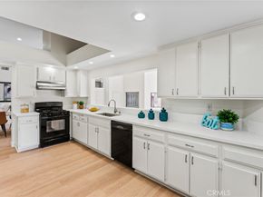 20095 Waterford Lane 101, Huntington Beach CA 92646