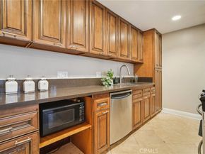 1405 E 1st Street 6, Long Beach CA 90802