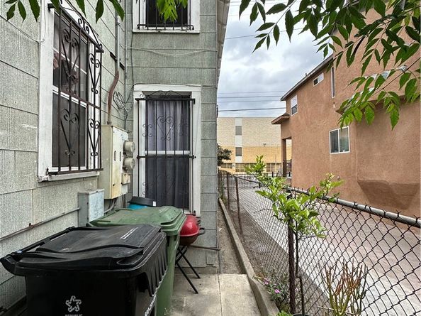 1737 E Gage, Los Angeles CA 90001