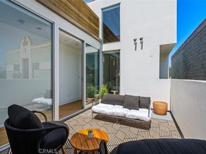 417 Sunset Avenue .5, Venice CA 90291