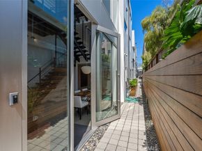 417 Sunset Avenue .5, Venice CA 90291