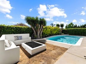 937 Carnation, Costa Mesa CA 92626