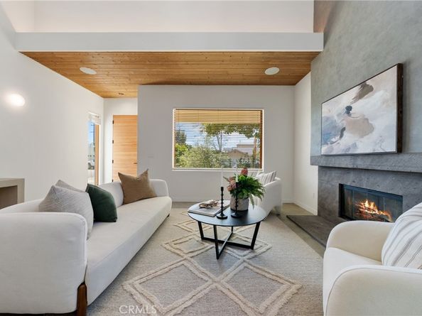 12123 Iowa, Los Angeles CA 90025