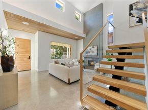 12123 Iowa, Los Angeles CA 90025