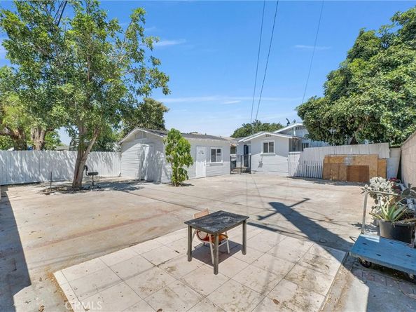 820 S Van Ness Avenue, Santa Ana CA 92701