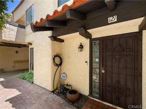 10126 Reseda 121, Northridge CA 91324