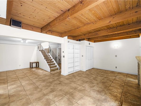 10126 Reseda 121, Northridge CA 91324