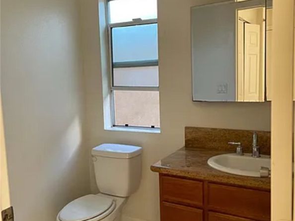 1652 Plaza Del Amo, Torrance CA 90501