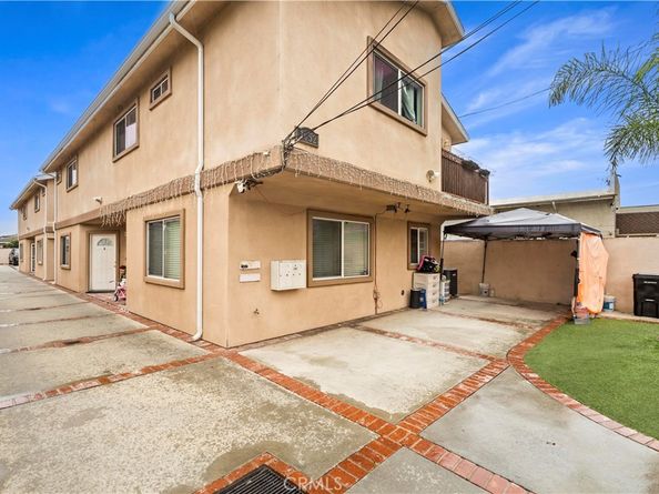 1652 Plaza Del Amo, Torrance CA 90501