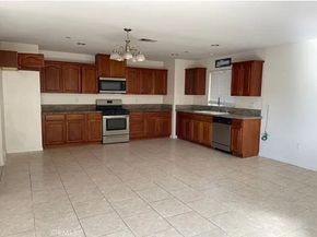 1652 Plaza Del Amo, Torrance CA 90501