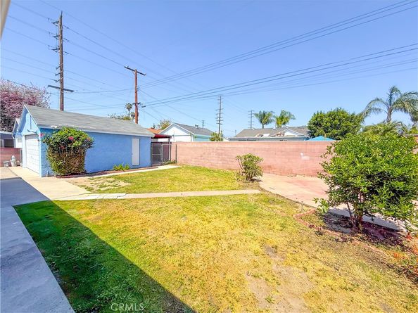 1037 E Grovecenter, West Covina CA 91790