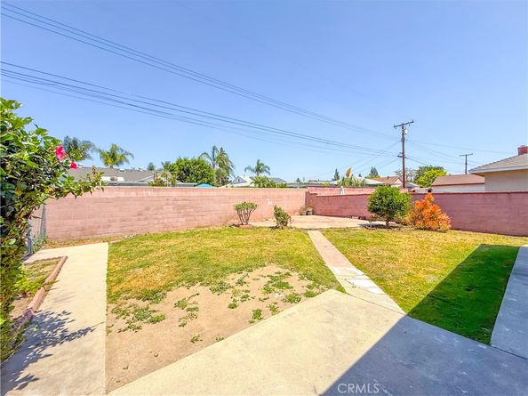 1037 E Grovecenter, West Covina CA 91790