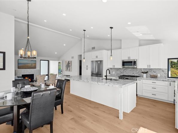 990 Meadowlark Drive, Laguna Beach CA 92651