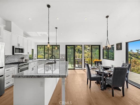 990 Meadowlark Drive, Laguna Beach CA 92651