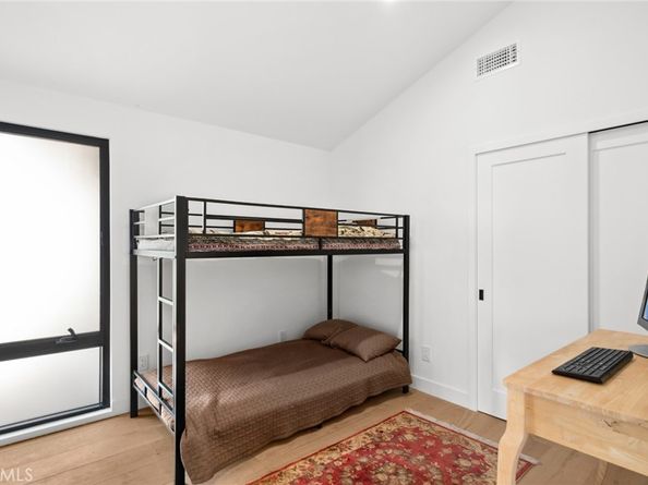 990 Meadowlark Drive, Laguna Beach CA 92651
