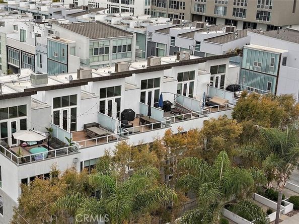 4151 Redwood Avenue 106, Los Angeles CA 90066