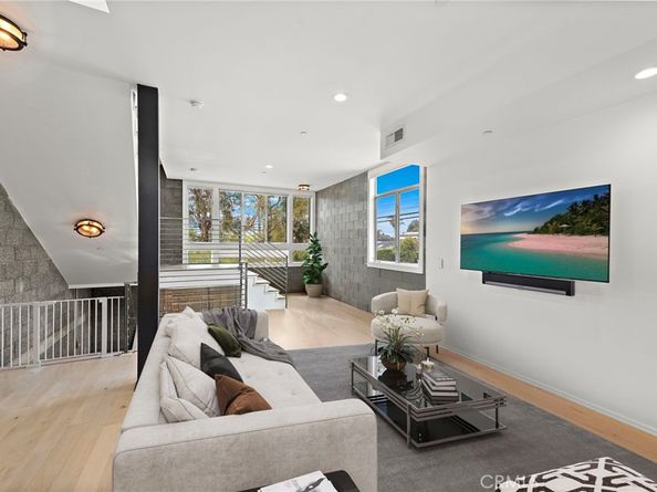 4151 Redwood Avenue 106, Los Angeles CA 90066