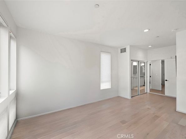 4151 Redwood Avenue 106, Los Angeles CA 90066