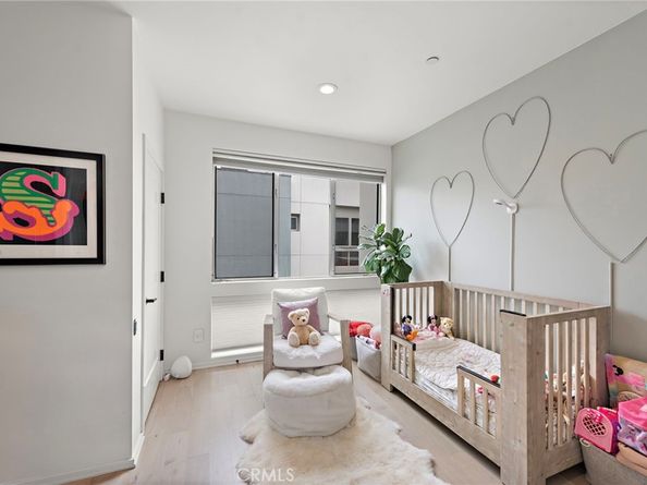 4151 Redwood Avenue 106, Los Angeles CA 90066