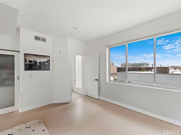 4151 Redwood Avenue 106, Los Angeles CA 90066