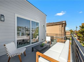 2405 Mathews Avenue A, Redondo Beach CA 90278