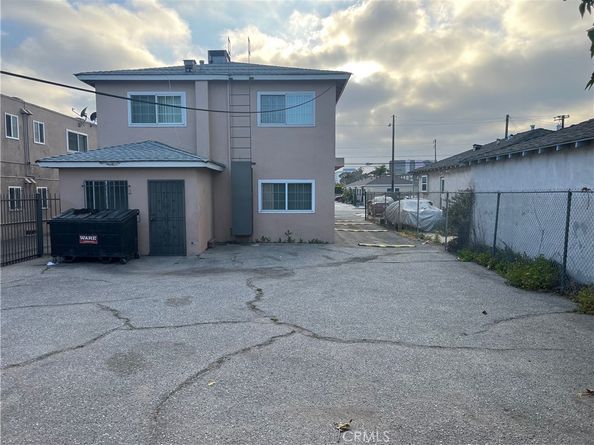 10124 S Inglewood Avenue, Inglewood CA 90304