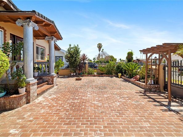 1729 W 51st Place, Los Angeles CA 90062