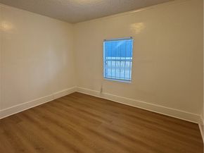 5830 4th, Los Angeles CA 90043