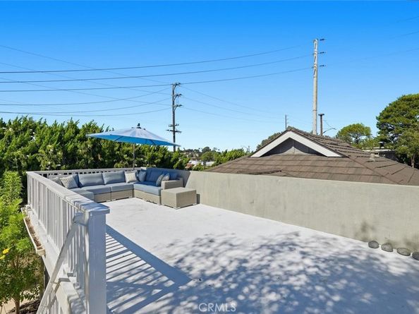 904 Knob Hill, Redondo Beach CA 90277
