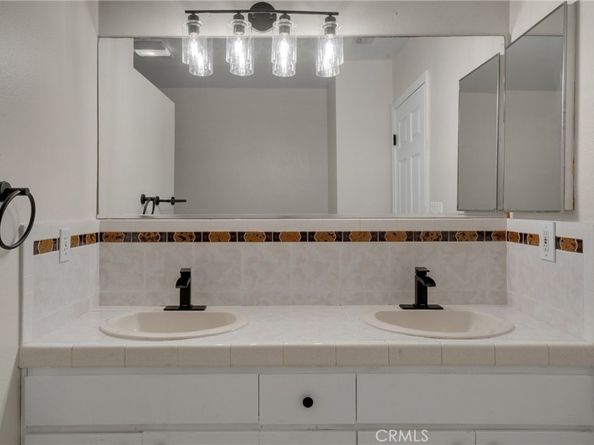 3868 S Redondo Boulevard, Los Angeles CA 90008