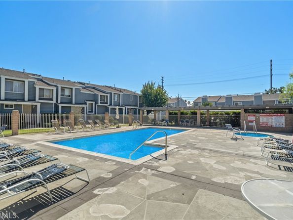 15735 Nordhoff 17, North Hills CA 91343