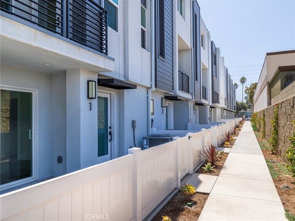 121 E 223rd Street 1, Carson CA 90745