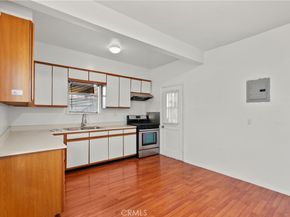 1322 S Van Ness, Los Angeles CA 90019