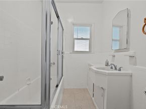 1322 S Van Ness, Los Angeles CA 90019