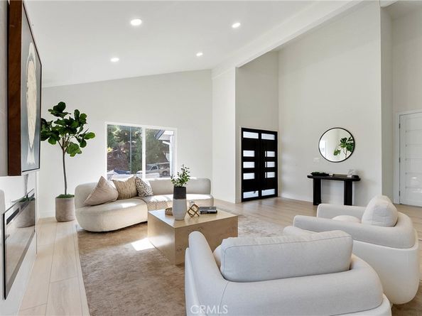 3195 Chadney Drive, Glendale CA 91206