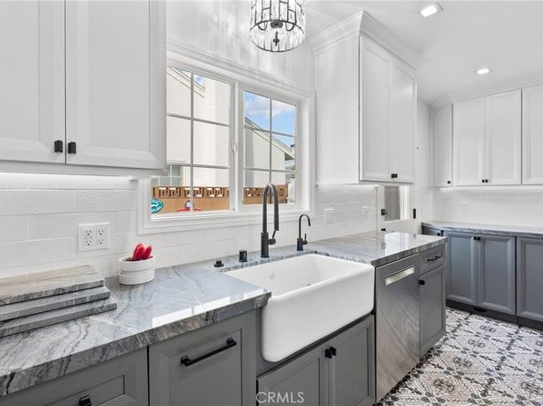 1903 N Screenland, Burbank CA 91505