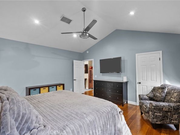 1903 N Screenland, Burbank CA 91505