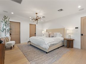 13541 Chandler Boulevard, Sherman Oaks CA 91401